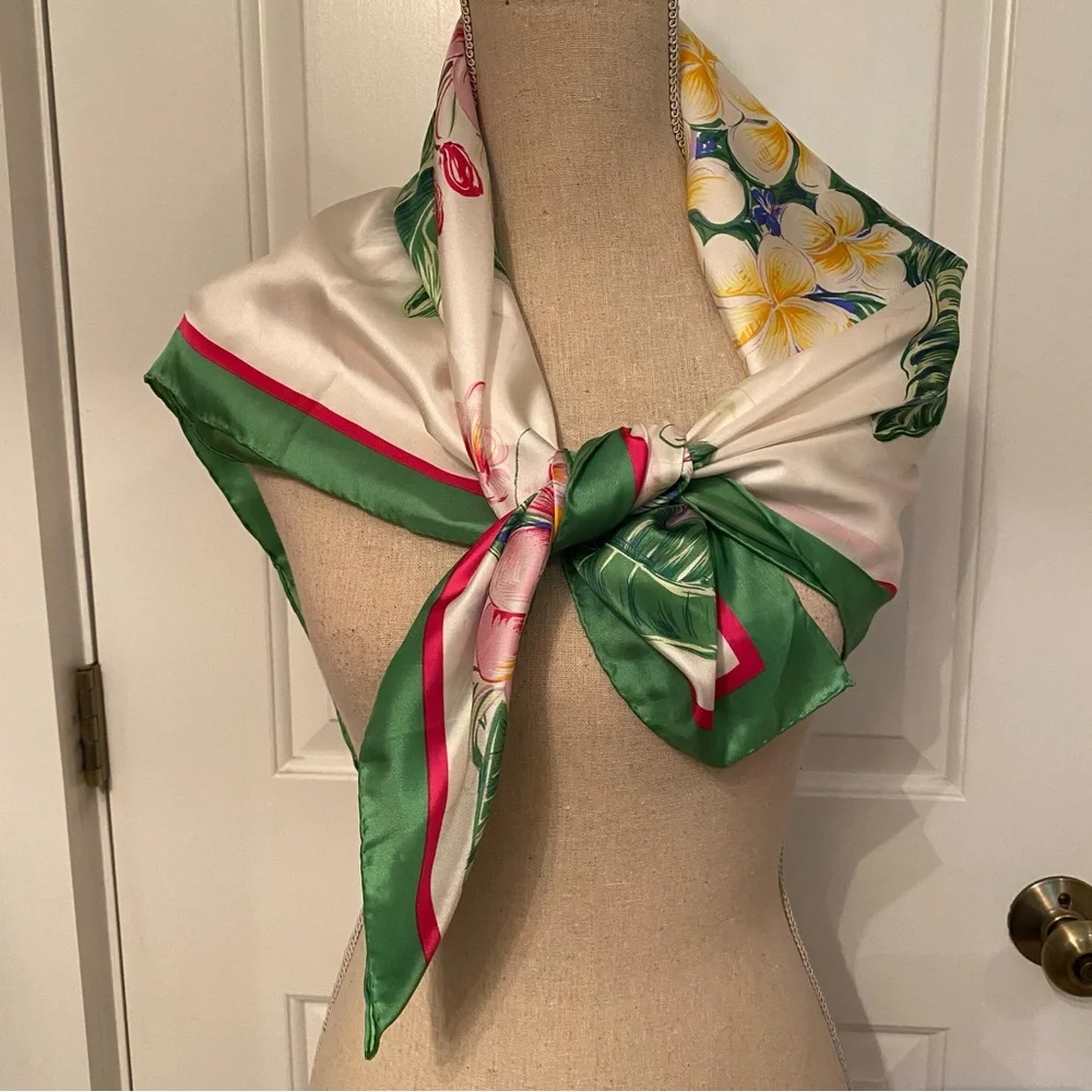 THE BERMUDA PERFUMERY AND GARDENS SCARF WHITE PINK GREEN FLORAL SILK SQUARE